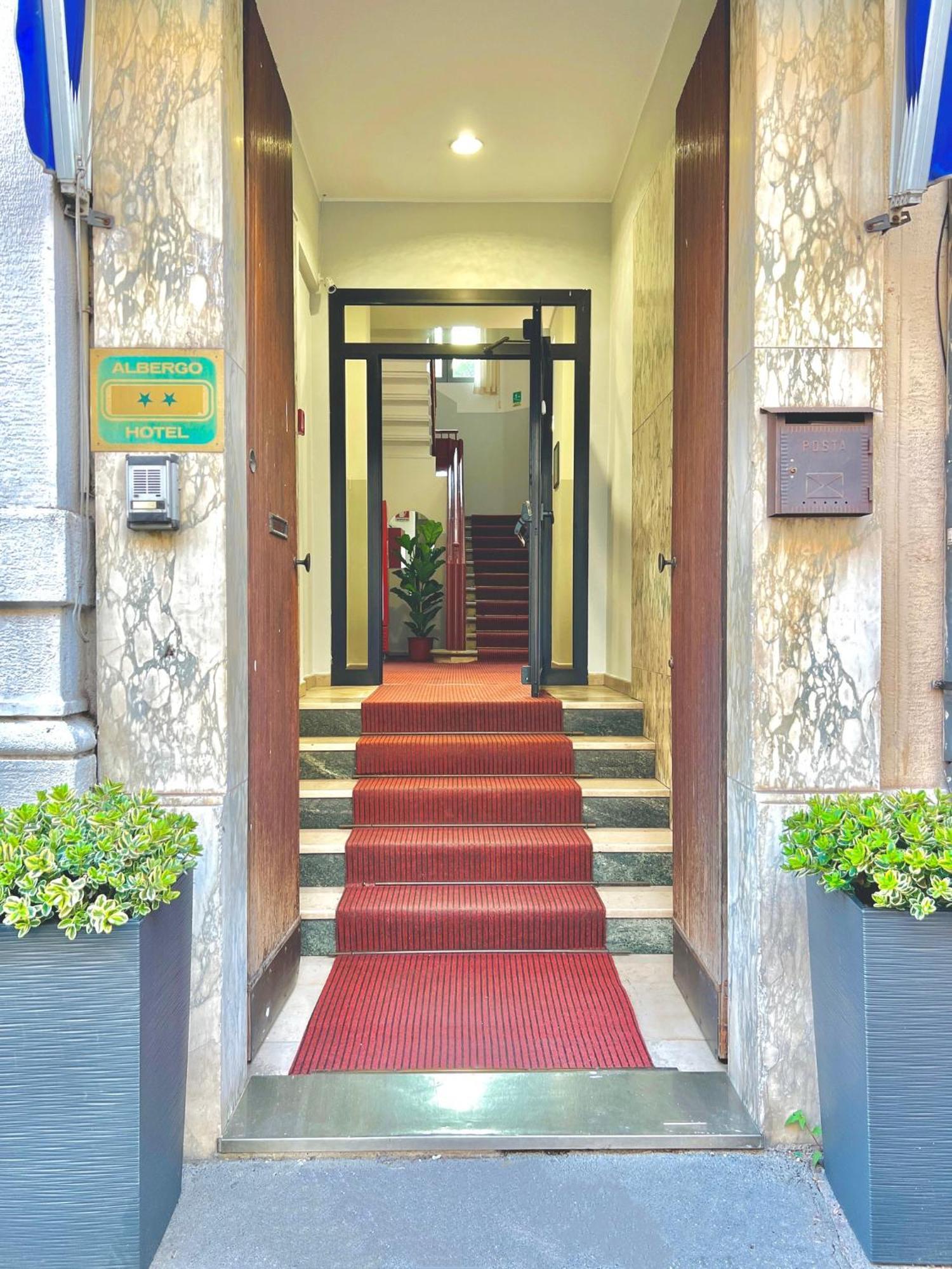 Hotel Sara Milan Exterior photo