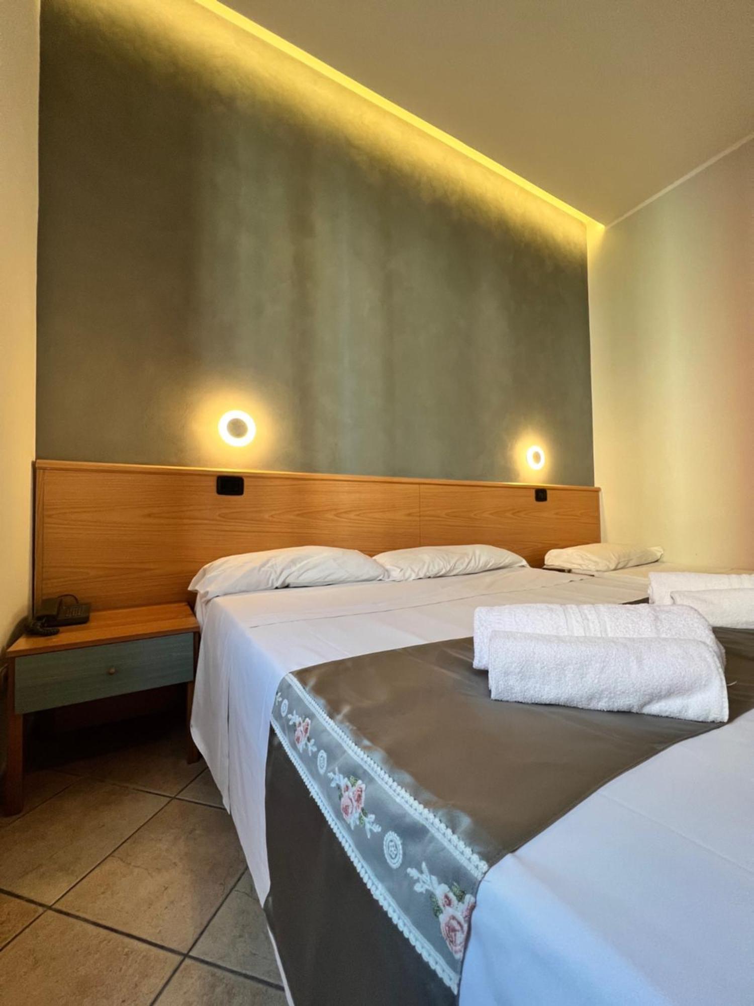 Hotel Sara Milan Exterior photo
