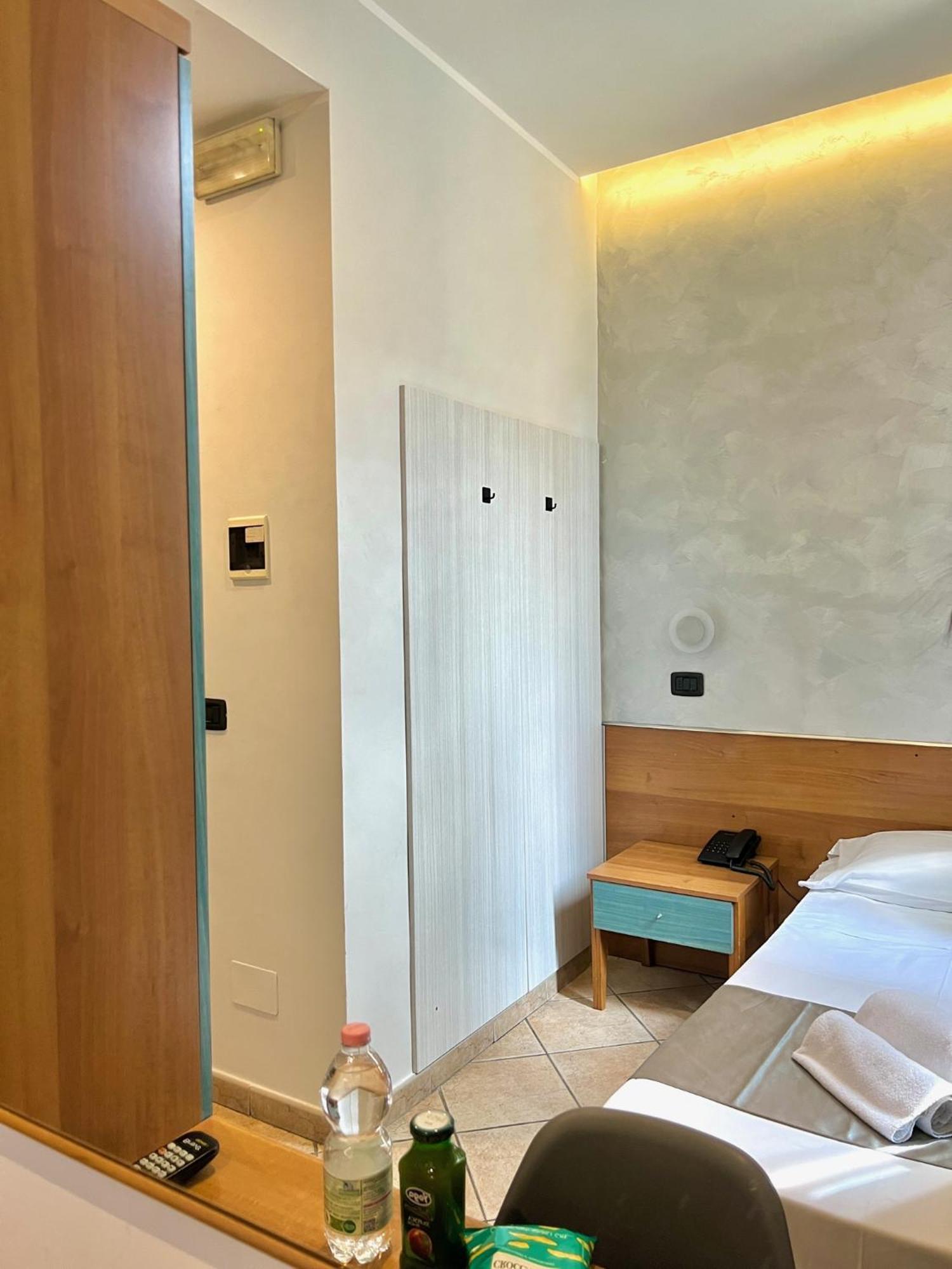 Hotel Sara Milan Exterior photo