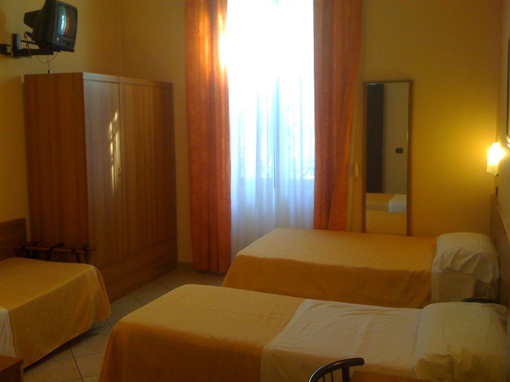 Hotel Sara Milan Exterior photo